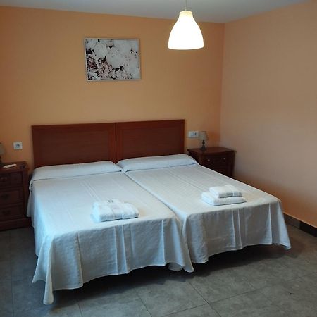 Hostal Bordillas Pomaluengo Екстер'єр фото