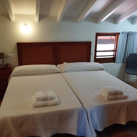 Hostal Bordillas Pomaluengo Екстер'єр фото