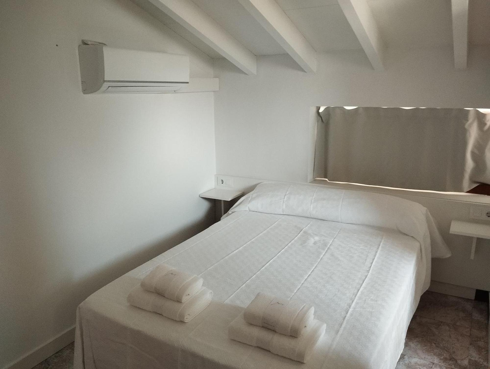 Hostal Bordillas Pomaluengo Екстер'єр фото